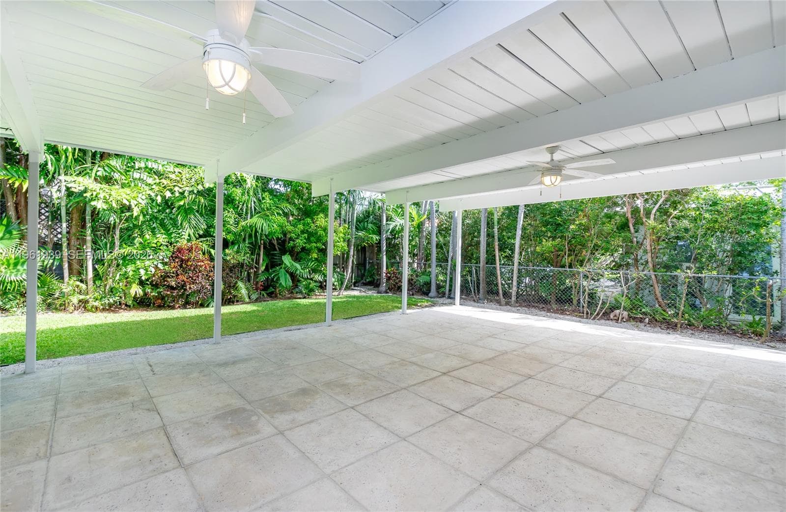 310 Harbor Ct photo 9
