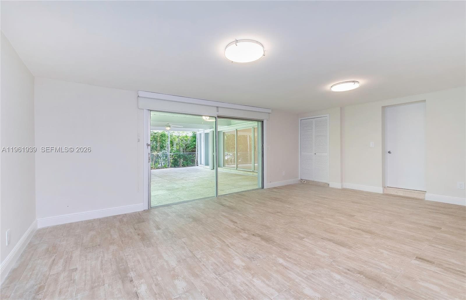 310 Harbor Ct photo 14