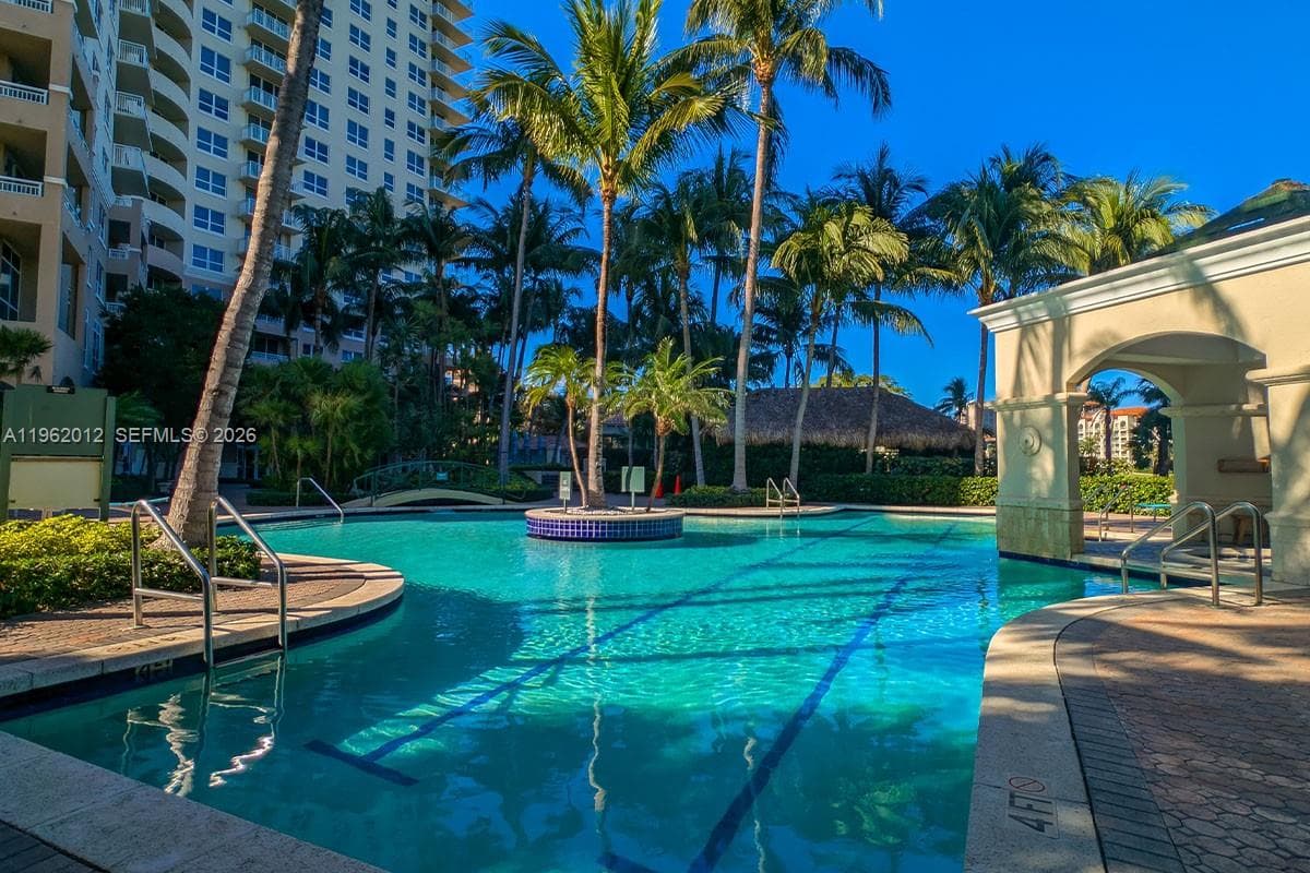 TURNBERRY ON THE GREEN · #2513 in Aventura - Photo 15