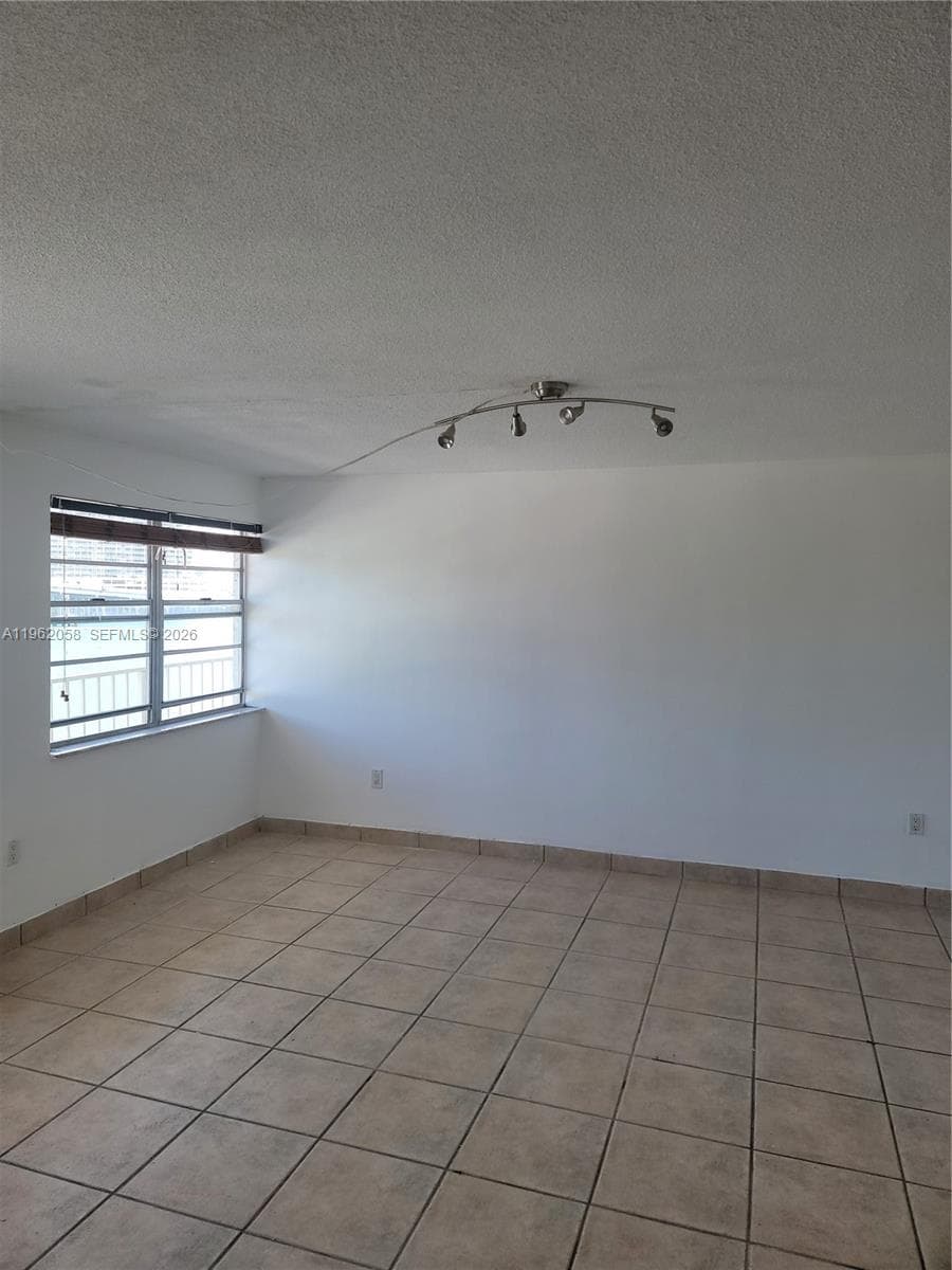 ENCLAVE TOWER CONDO · #11 in Miami Beach - Photo 2