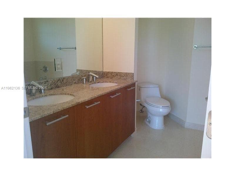 18402 NE 27 CT #124 photo 6