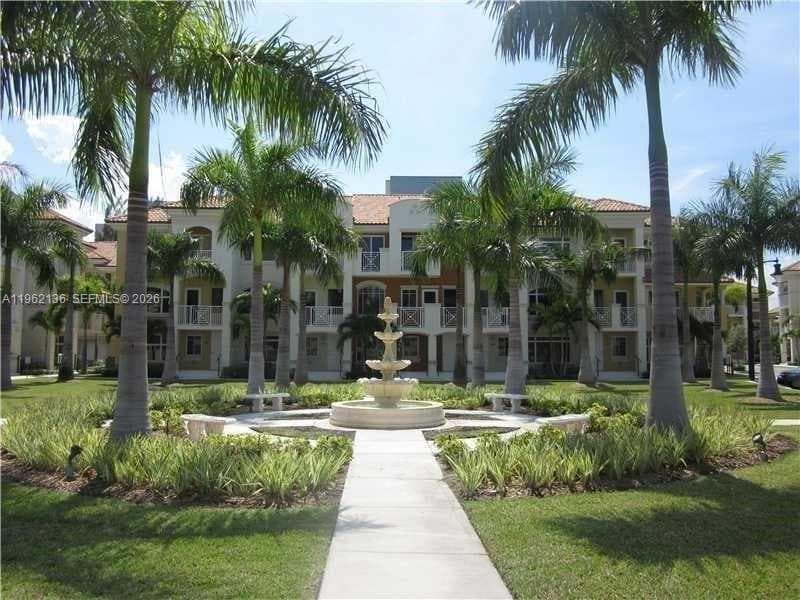 18402 NE 27 CT #124 photo 1