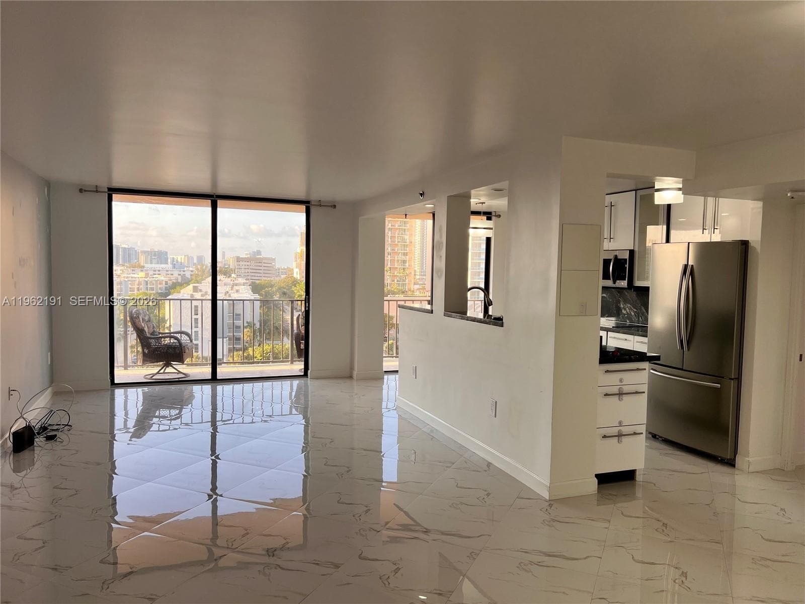 WINSTON TOWERS 600 CONDO · #912 in Sunny Isles Beach - Photo 3