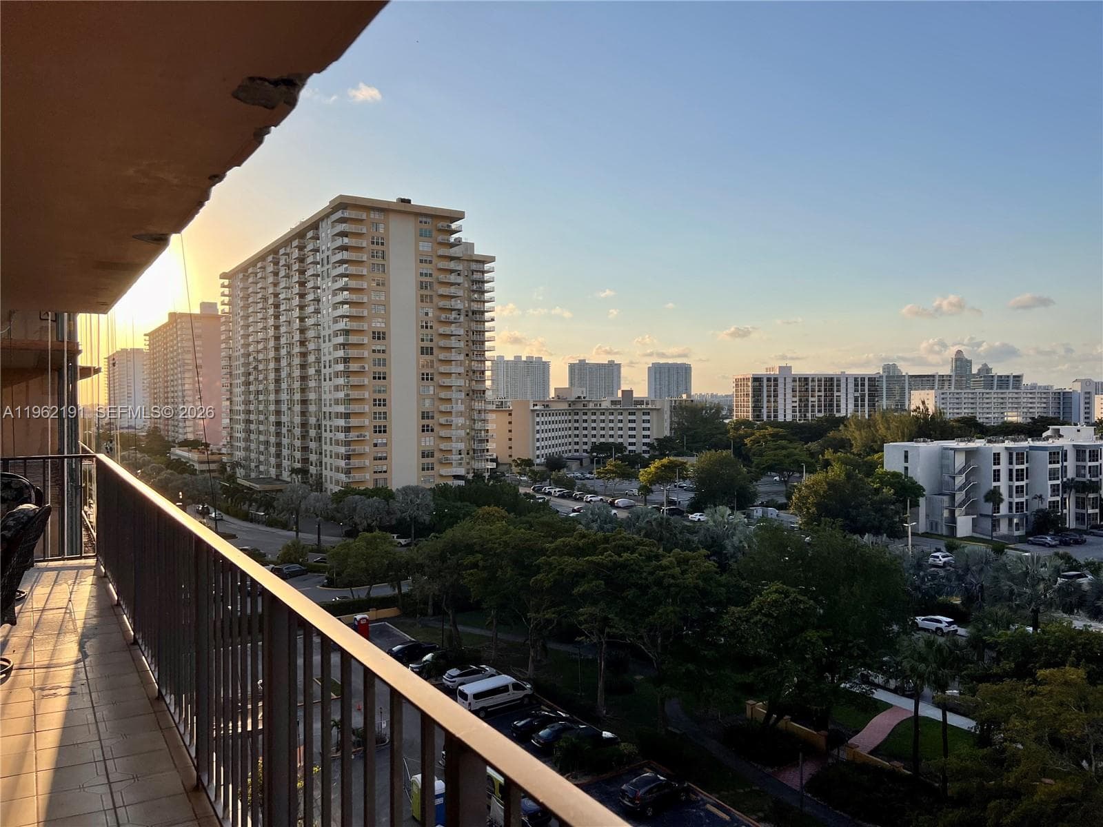 WINSTON TOWERS 600 CONDO · #912 in Sunny Isles Beach - Photo 32