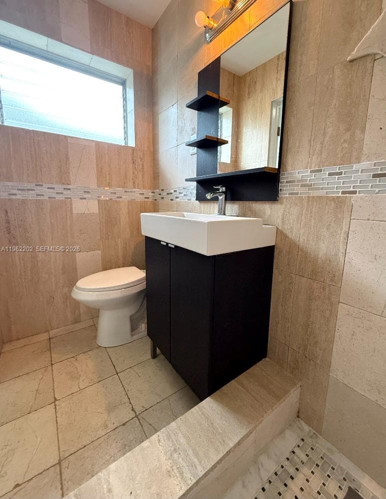 2nd Bathroom