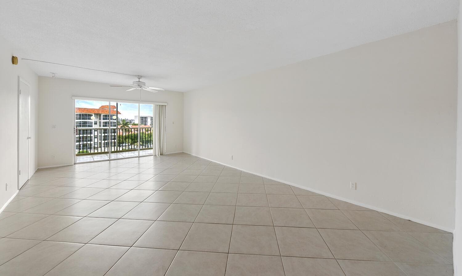 2871 N Ocean Blvd Apt F429-large-009-028
