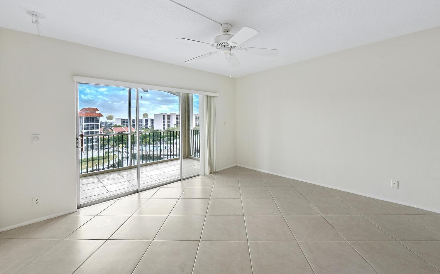 2871 N Ocean Blvd Apt F429-large-010-026