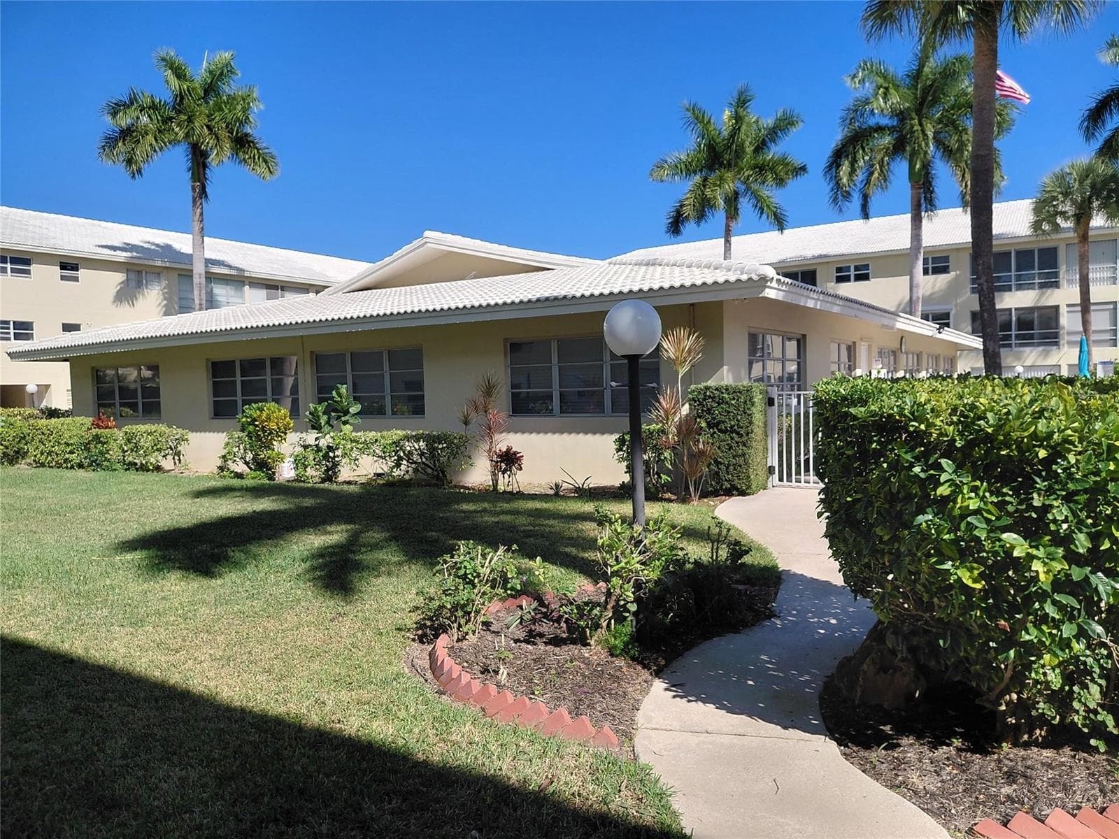 CLUBHOUSE