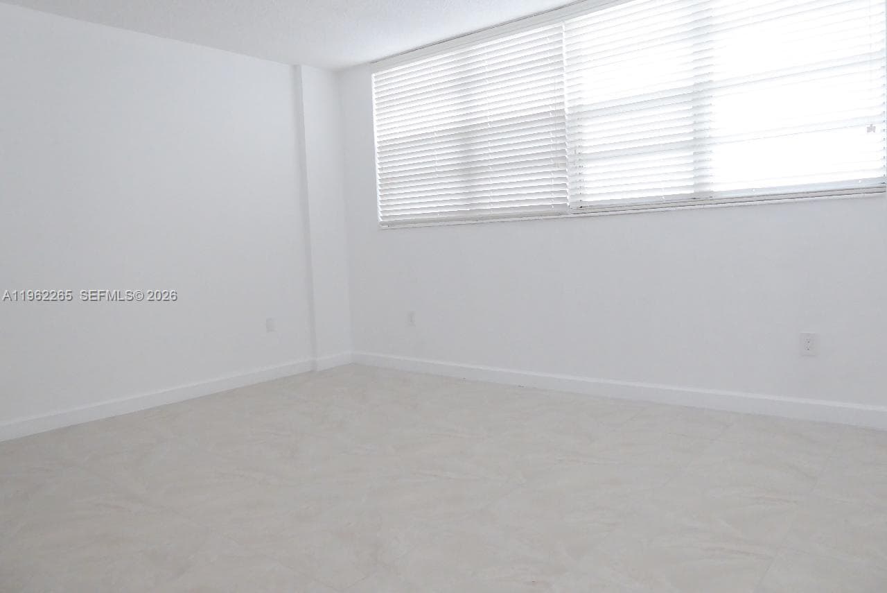 SOUTH BAY CLUB CONDO · #540 in Miami Beach - Photo 6