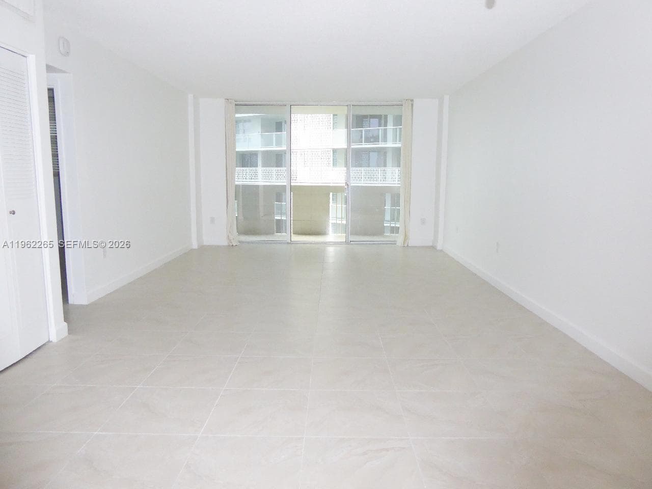 SOUTH BAY CLUB CONDO · #540 in Miami Beach - Photo 3