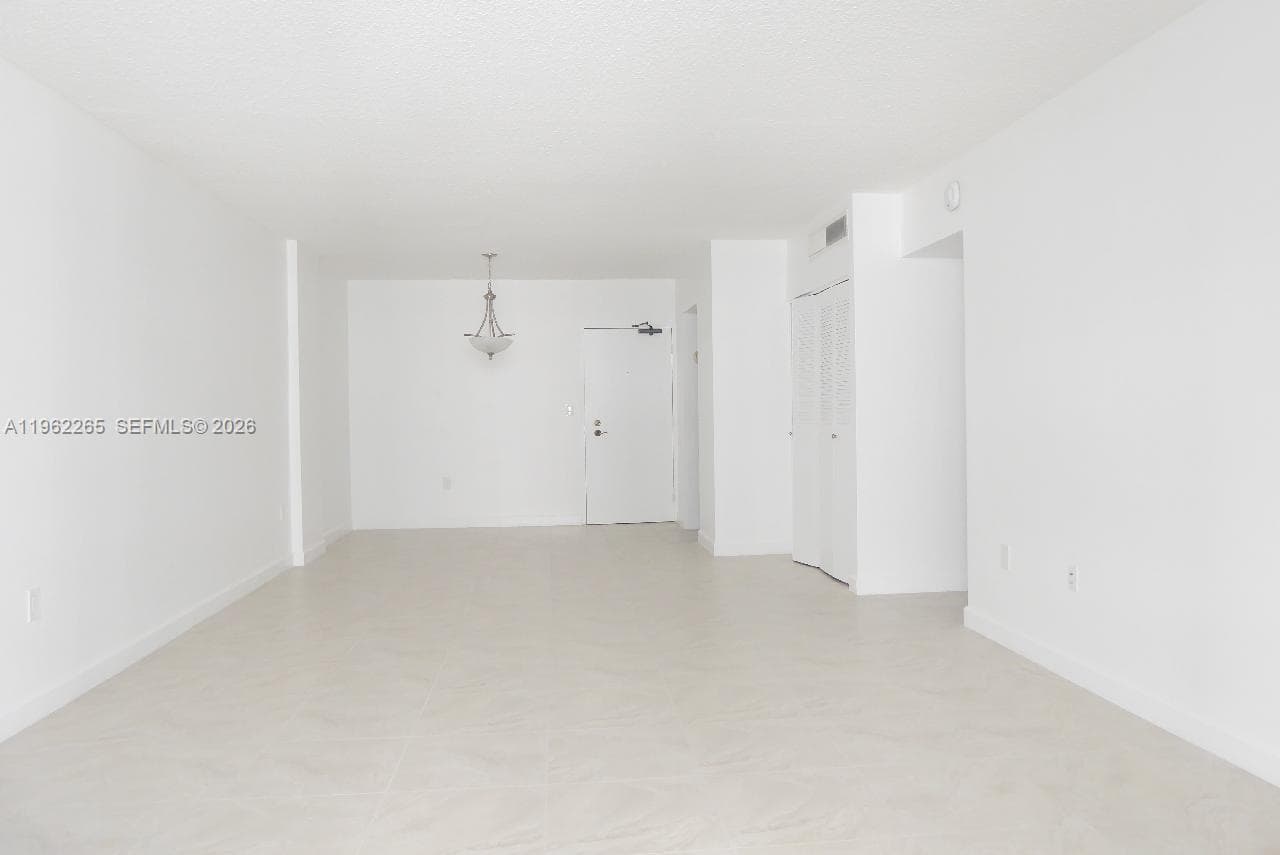 SOUTH BAY CLUB CONDO · #540 in Miami Beach - Photo 5