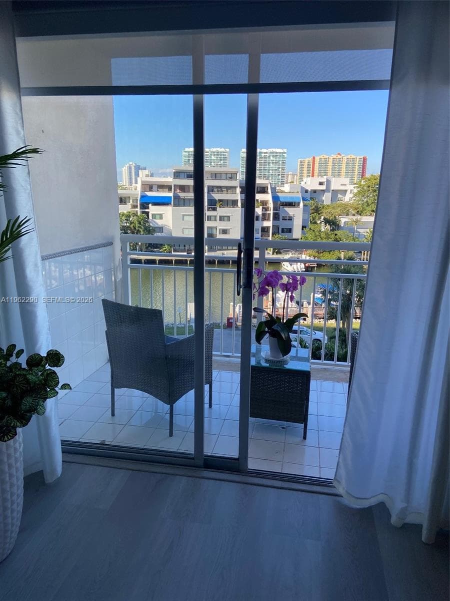 COASTAL TOWERS CONDO · #526 in Sunny Isles Beach - Photo 13
