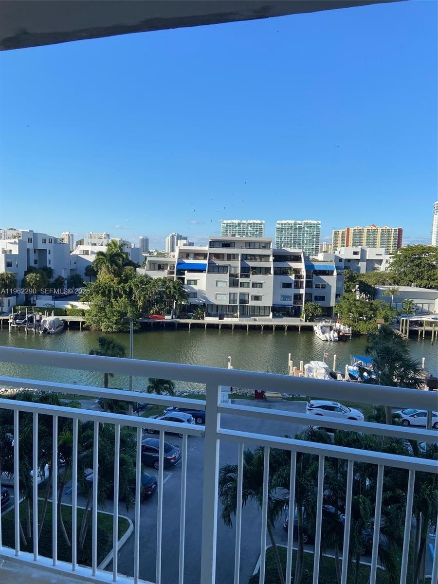 COASTAL TOWERS CONDO · #526 in Sunny Isles Beach - Photo 12