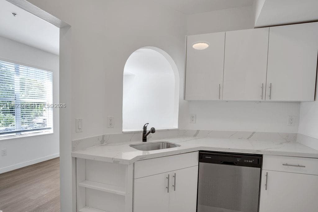 Venetian Villas · #204 in Miami Beach - Photo 7