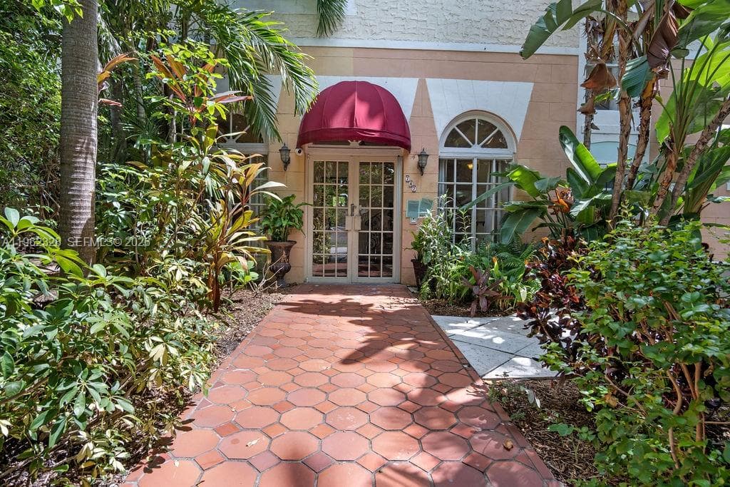 Venetian Villas · #204 in Miami Beach - Photo 24