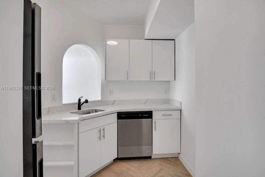 Venetian Villas · #204 in Miami Beach - Photo 8