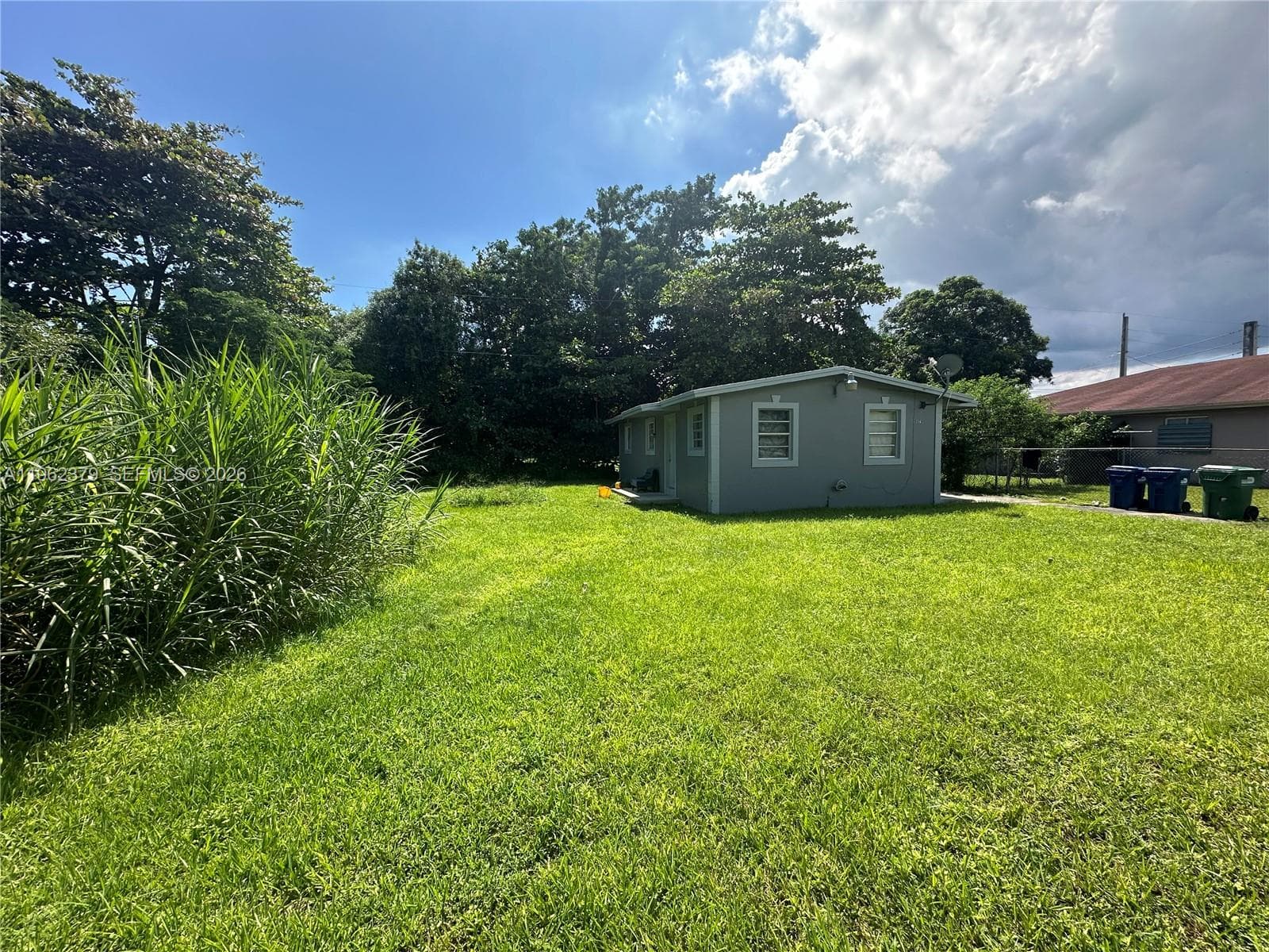 10070 SW 176th St photo 1