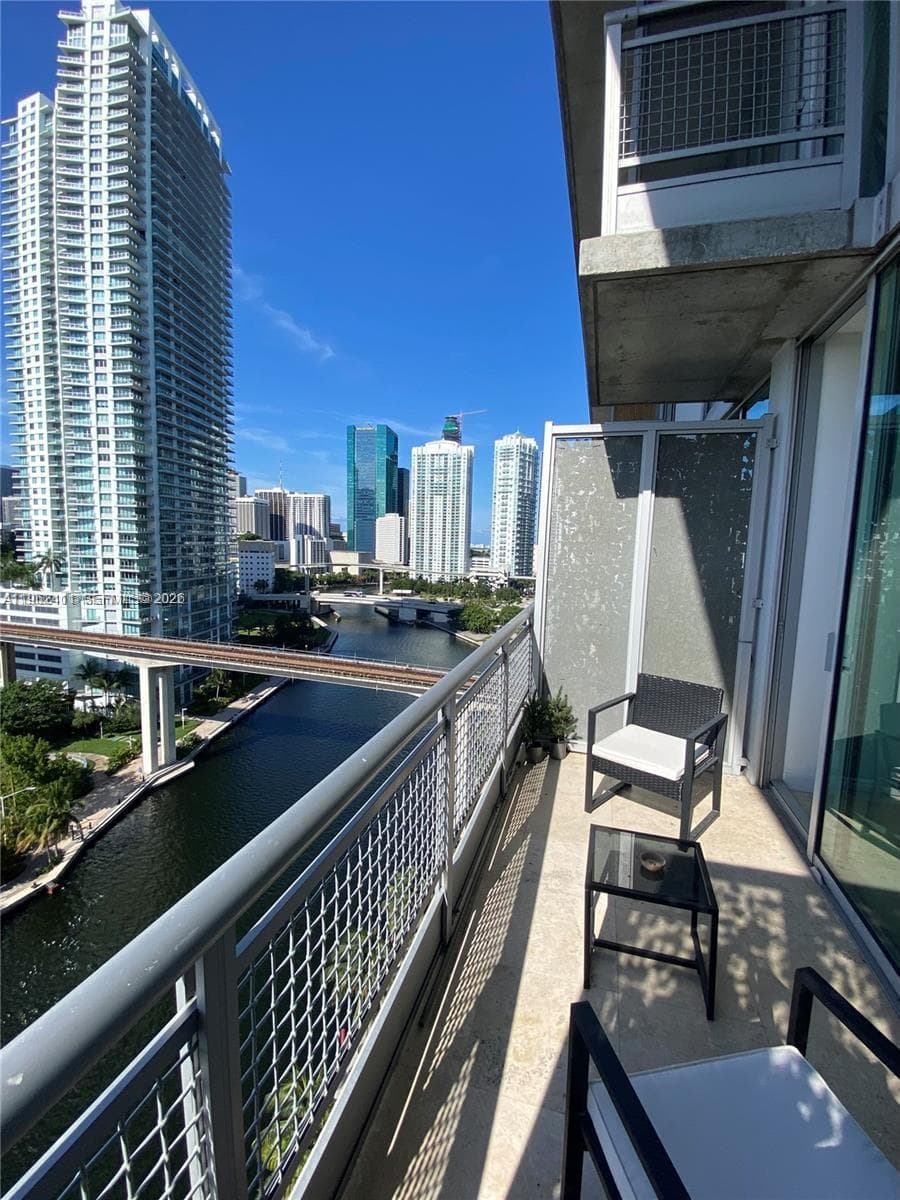 NEO VERTIKA CONDO · #1715 in Miami - Photo 9