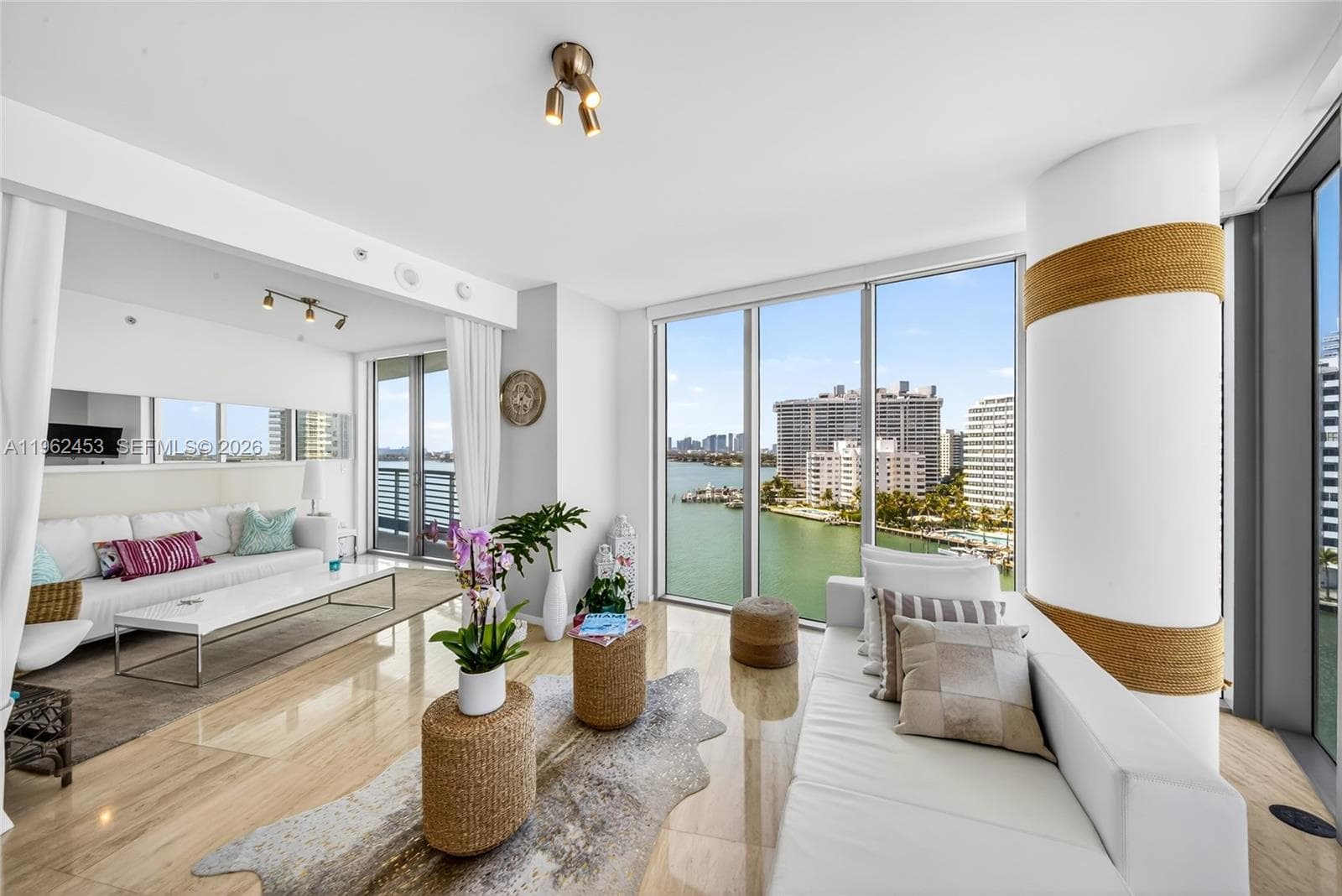 CAPRI SOUTH BEACH CONDO · #1001 in Miami Beach - Photo 2
