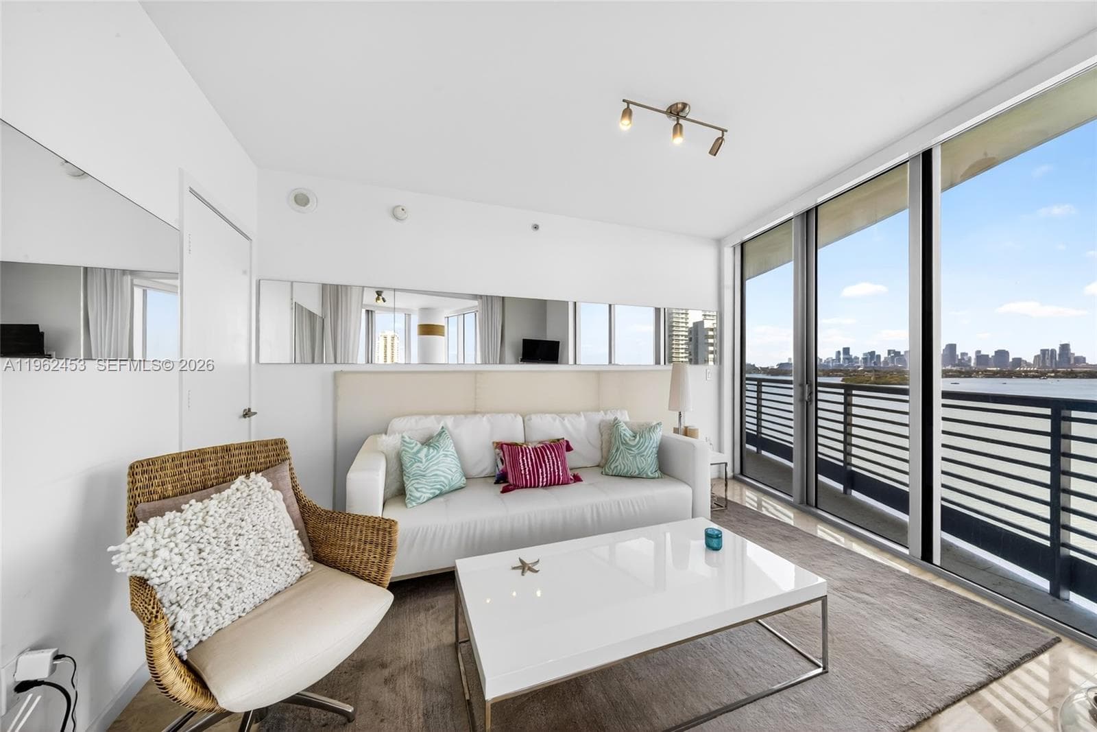 CAPRI SOUTH BEACH CONDO · #1001 in Miami Beach - Photo 9