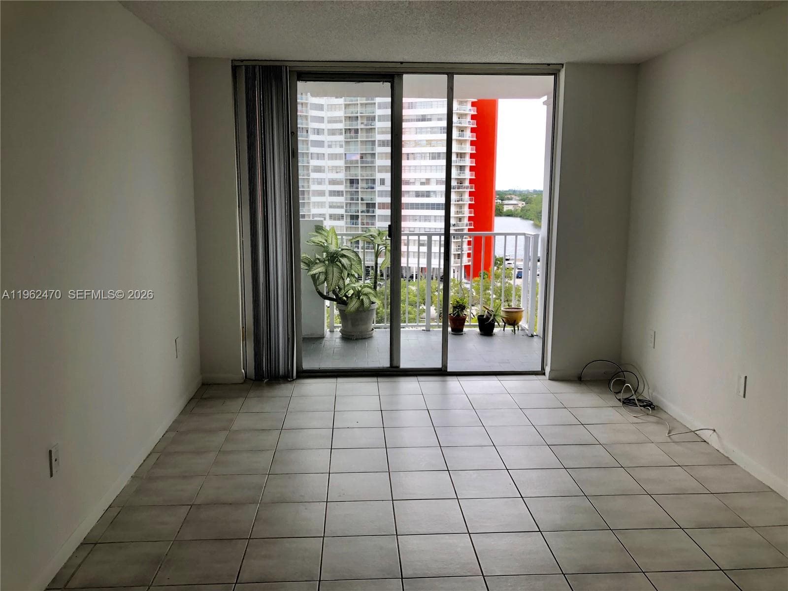 Wilshire Condo · #804E in Miami - Photo 10