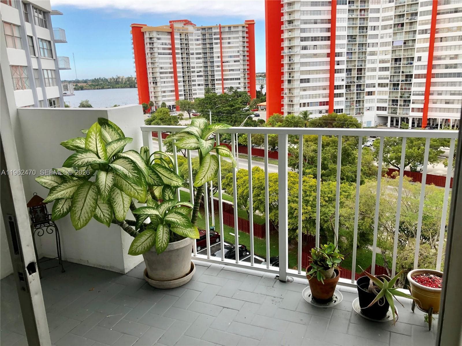 Wilshire Condo · #804E in Miami - Photo 14