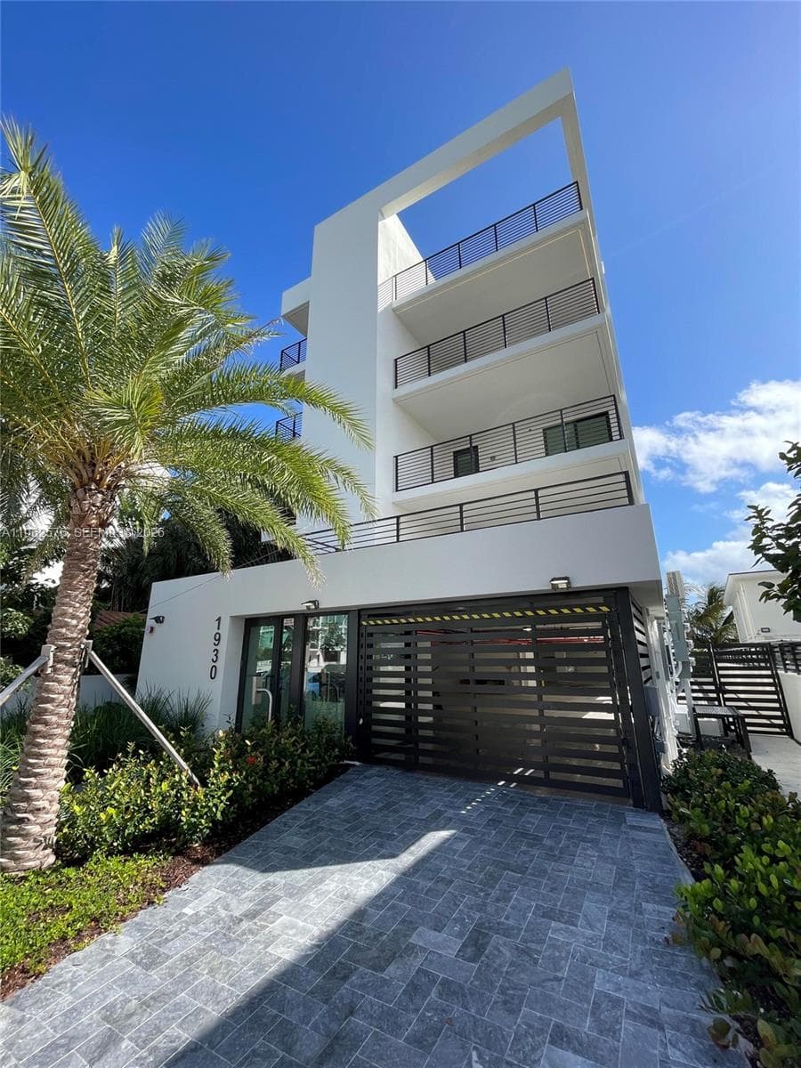 Cosabella On The Bay · #0 in Miami Beach - Photo 29