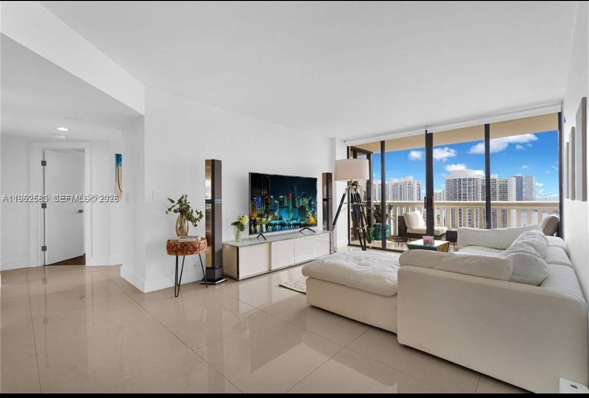 1000 ISL BLVD WILLIAMS IS · #2508 in Aventura - Photo 4