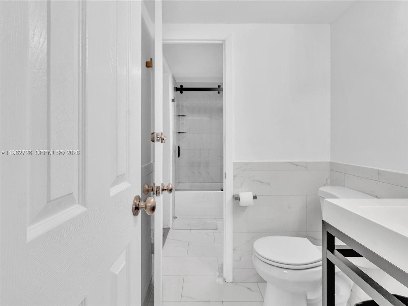 GOLDEN WEST CONDO · #201 in Miami Beach - Photo 8