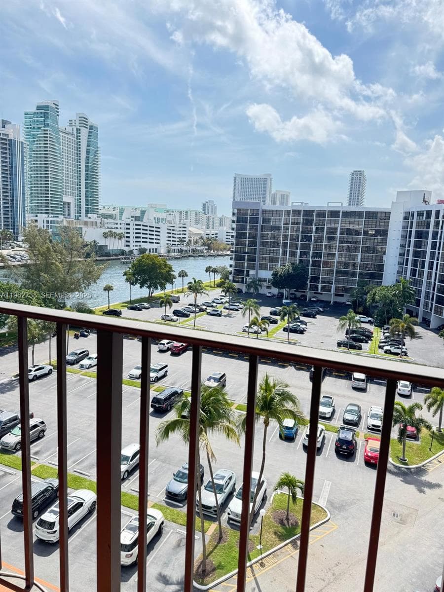 OCEANVIEW PARK CONDO · #912 in Hallandale Beach - Photo 2