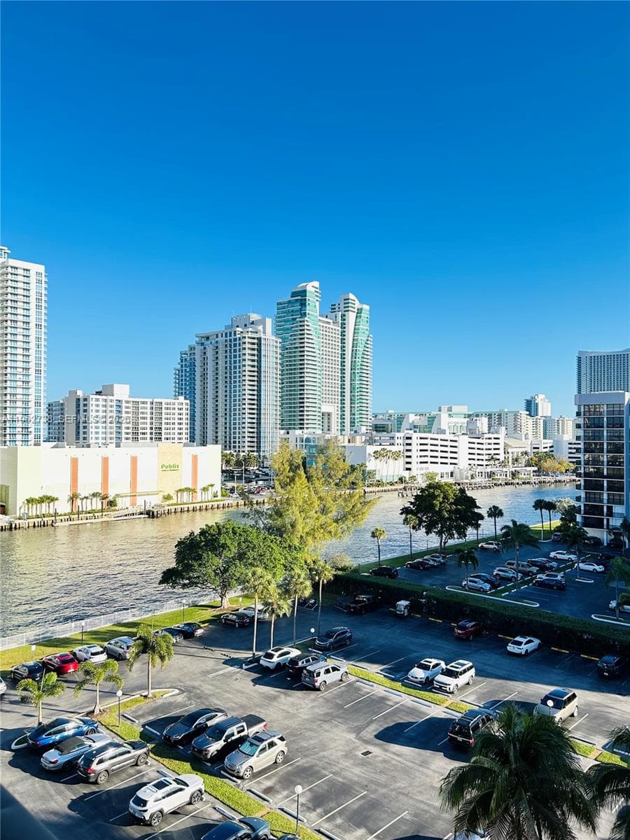 OCEANVIEW PARK CONDO · #912 in Hallandale Beach - Photo 1