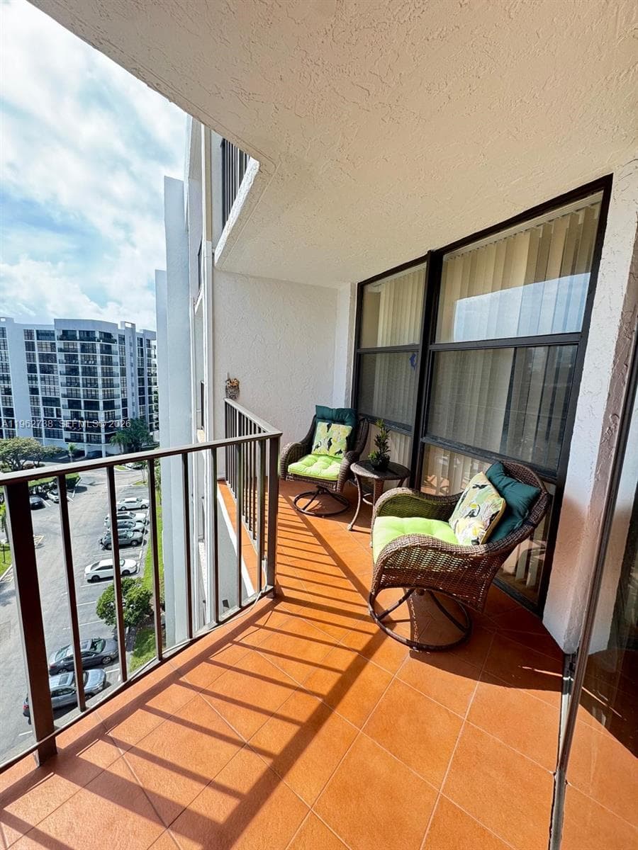 OCEANVIEW PARK CONDO · #912 in Hallandale Beach - Photo 18