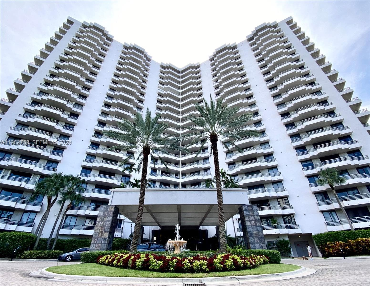 Parc Central · #1807 in Aventura - Photo 17
