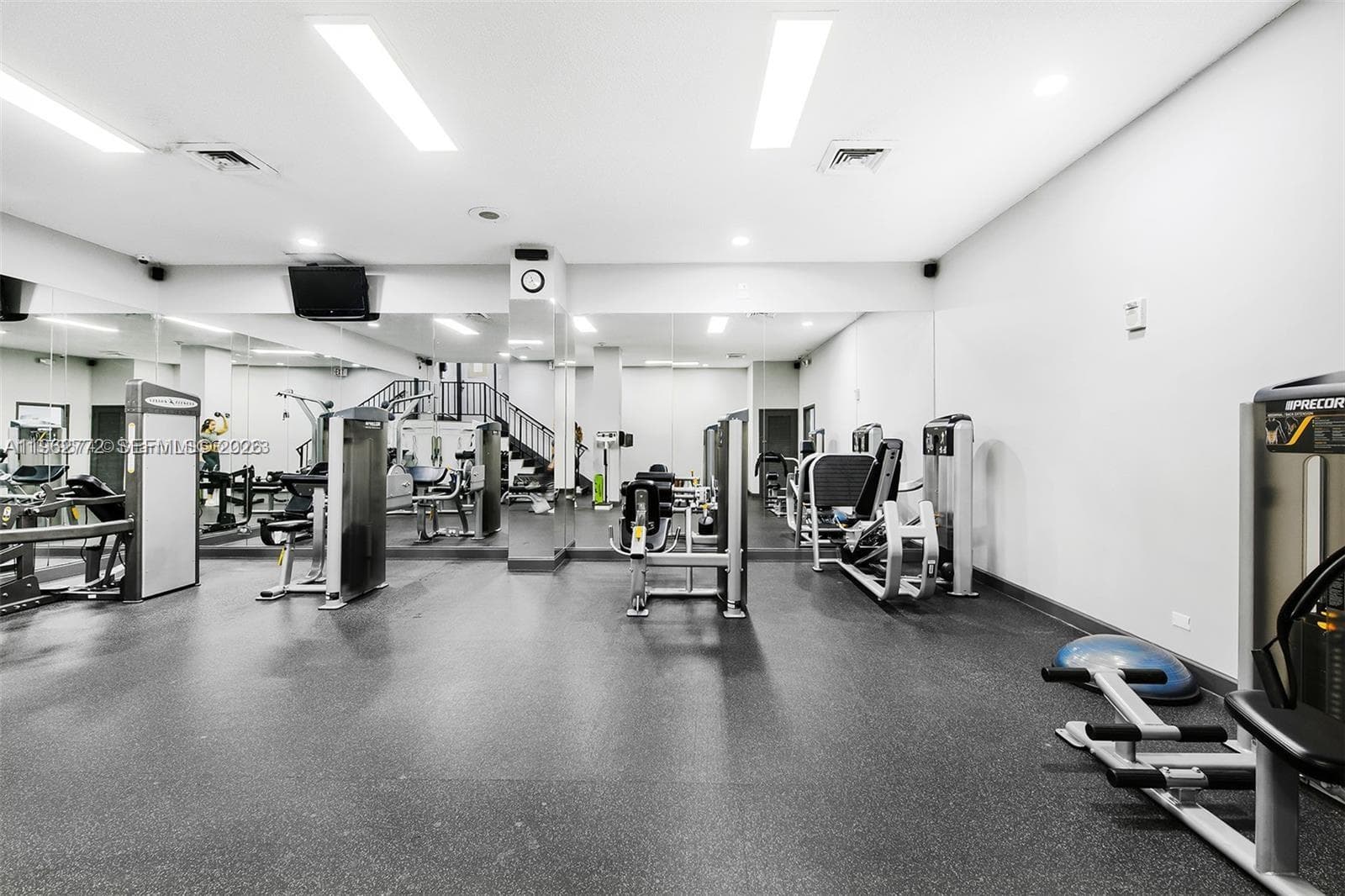 WINSTON TOWER 200 · #1715 in Sunny Isles Beach - Photo 26