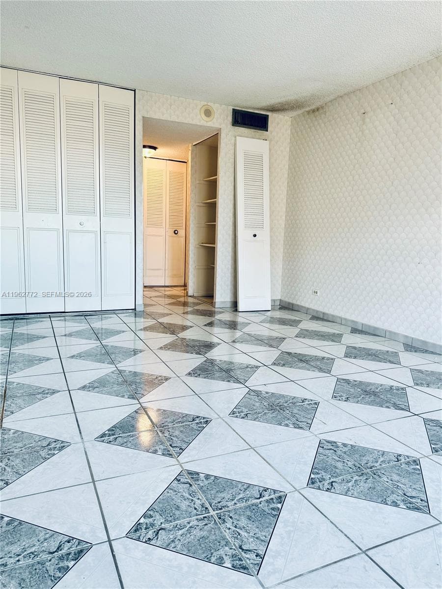WINSTON TOWER 200 · #1715 in Sunny Isles Beach - Photo 22