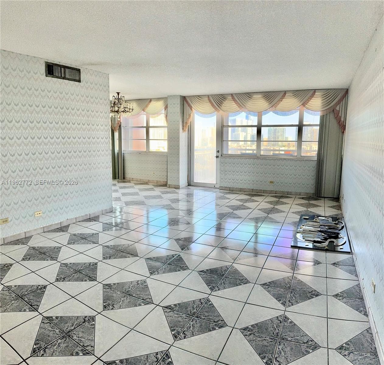 WINSTON TOWER 200 · #1715 in Sunny Isles Beach - Photo 7