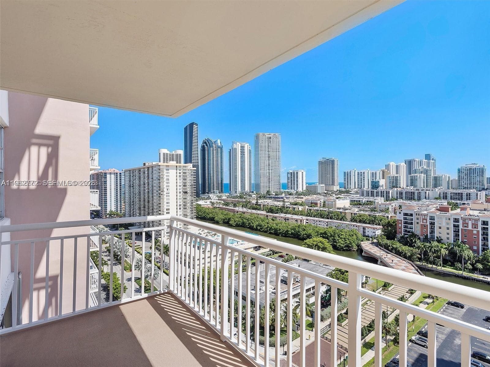 WINSTON TOWER 200 · #1715 in Sunny Isles Beach - Photo 5