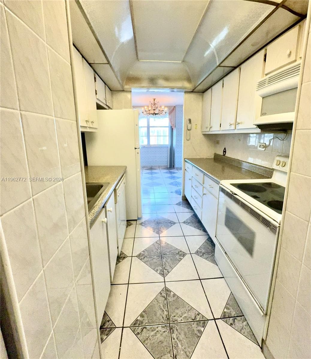 WINSTON TOWER 200 · #1715 in Sunny Isles Beach - Photo 14