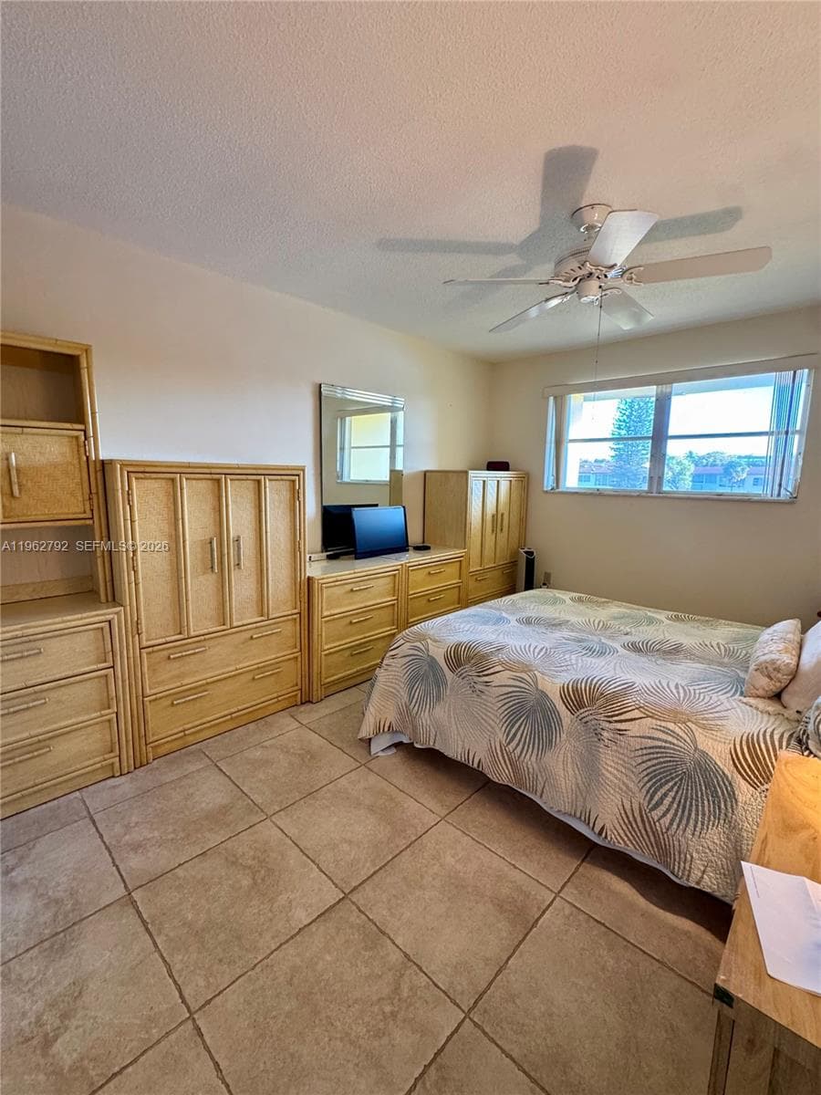 Biscayne Lake Gardens · #213 C in Aventura - Photo 3