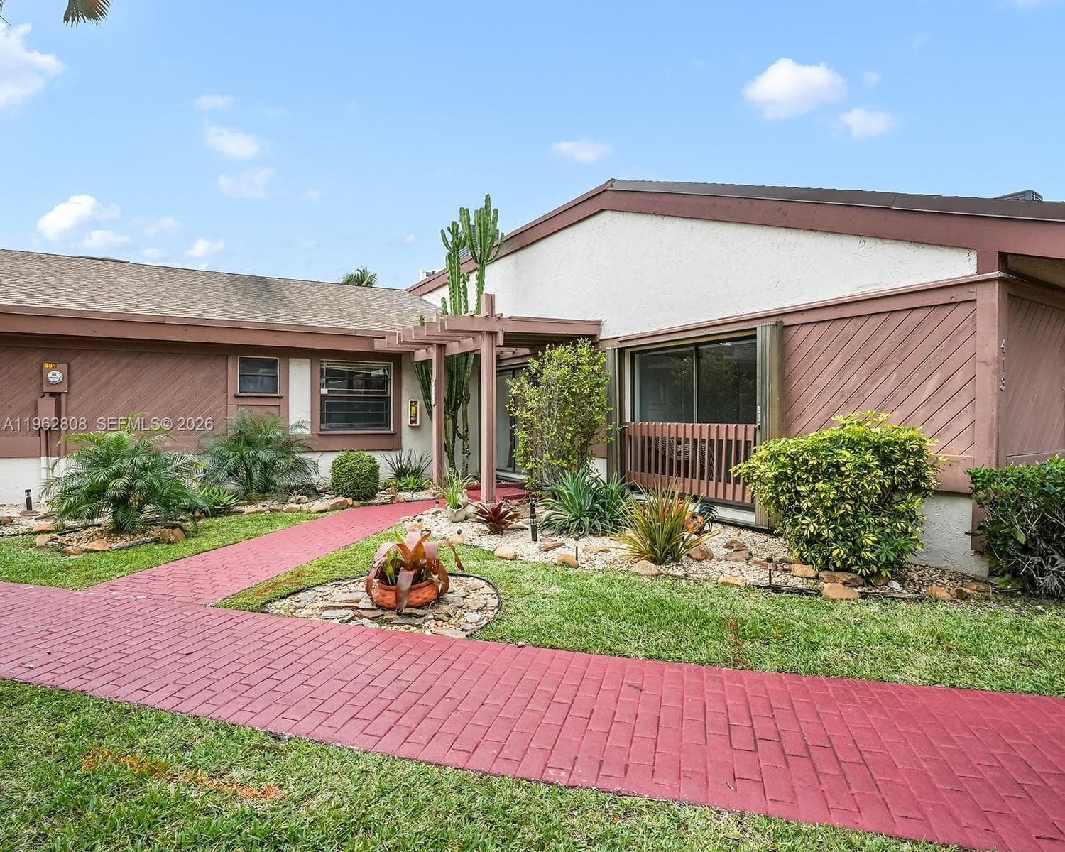 413 Leslie Dr photo 33