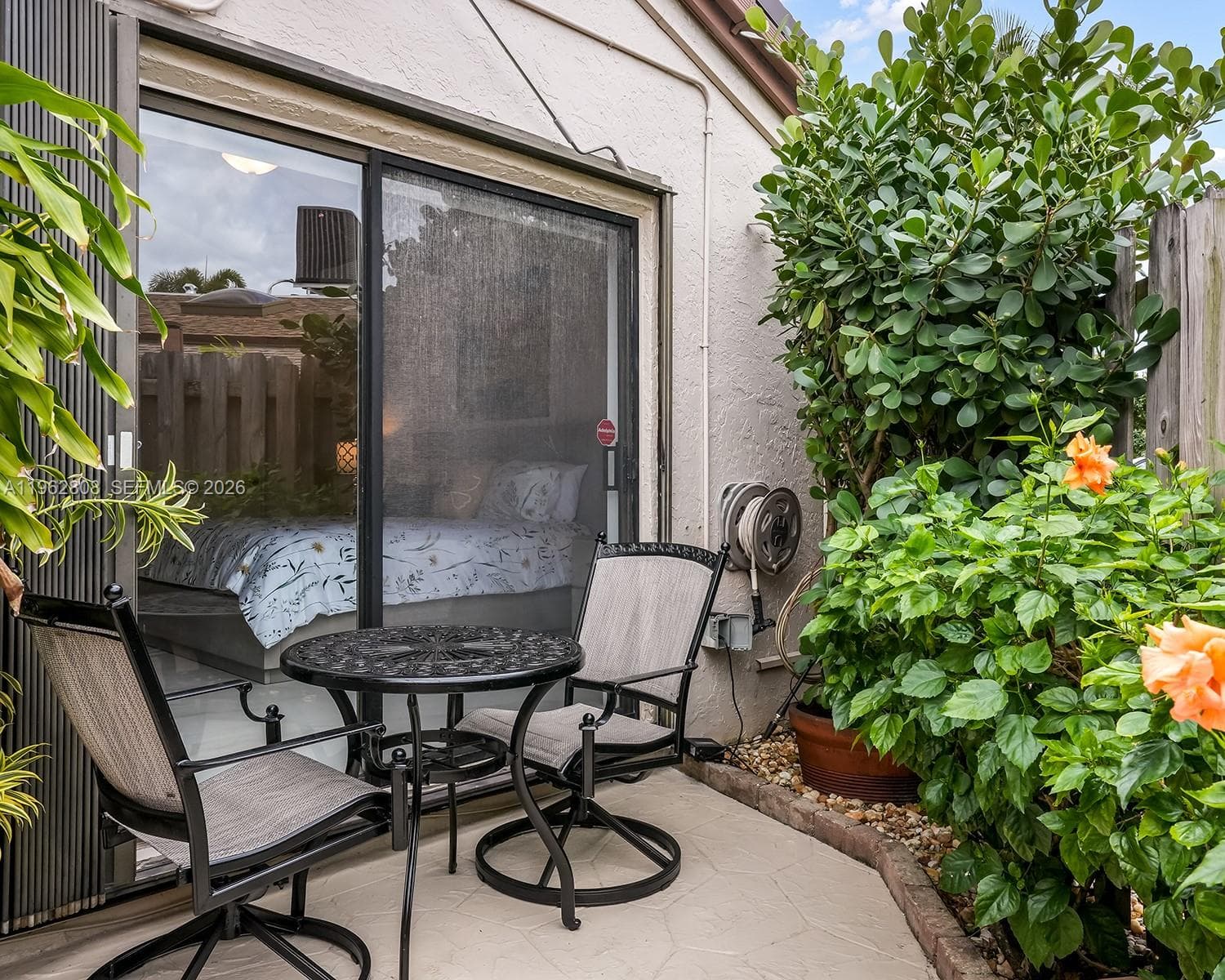 413 Leslie Dr photo 14