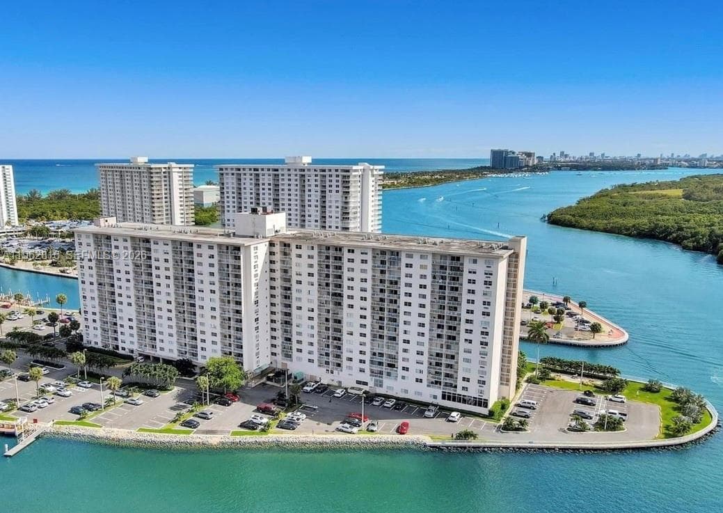 COASTAL TOWERS CONDO · #224 in Sunny Isles Beach - Photo 15
