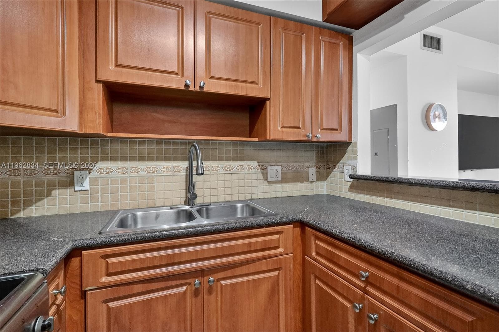 RIVER BREEZE CONDO · #404 in Miami - Photo 9