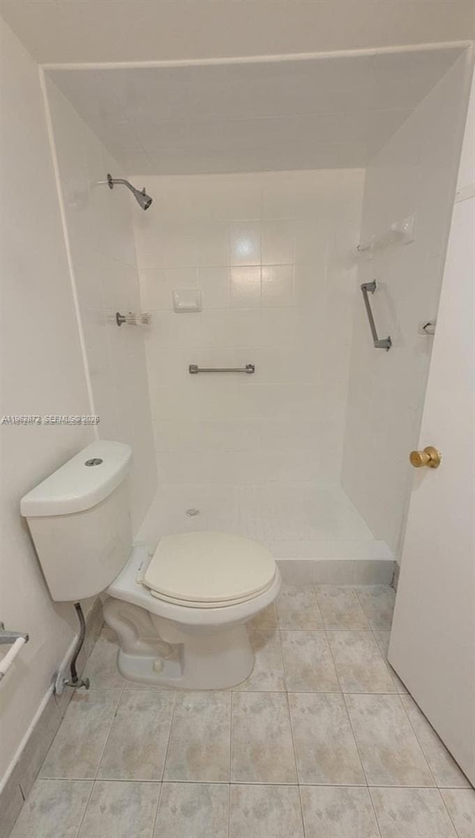 ROYAL OAKS CONDO · #127 in Miami - Photo 13