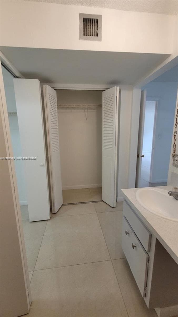 ROYAL OAKS CONDO · #127 in Miami - Photo 16