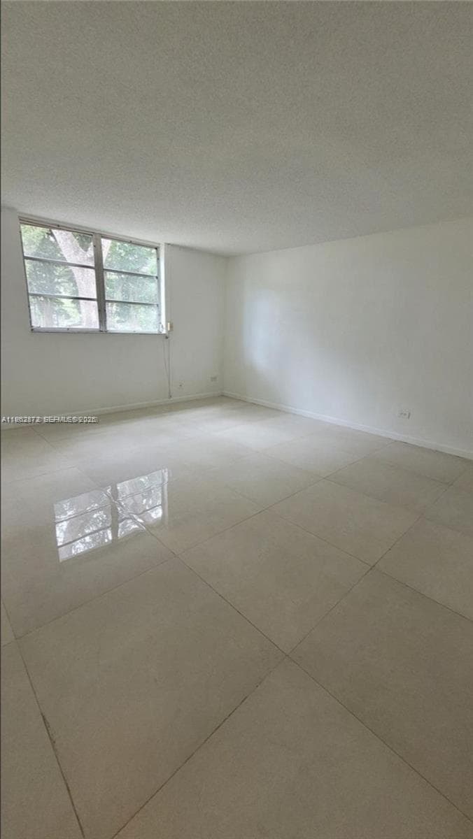 ROYAL OAKS CONDO · #127 in Miami - Photo 8