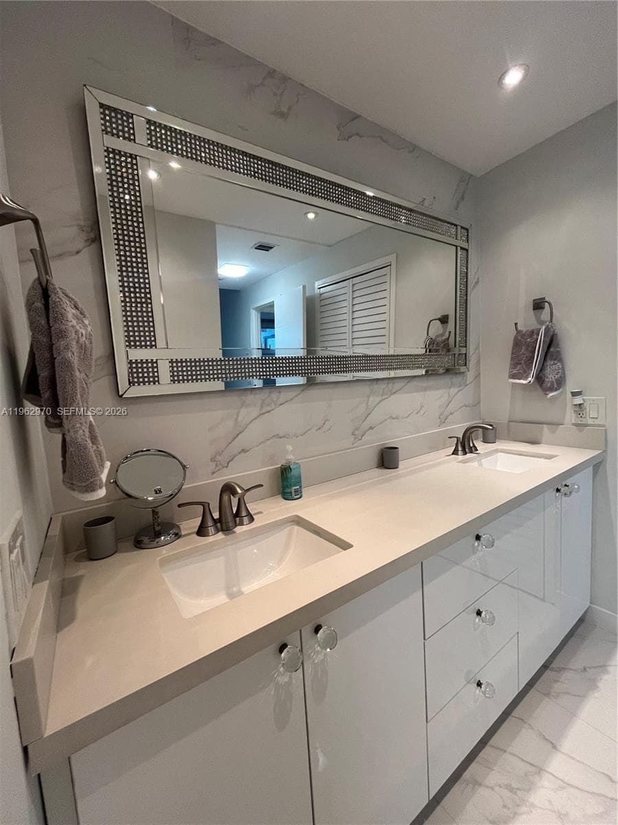 ALEXANDER TOWERS CONDO · #1510 in Hollywood - Photo 17