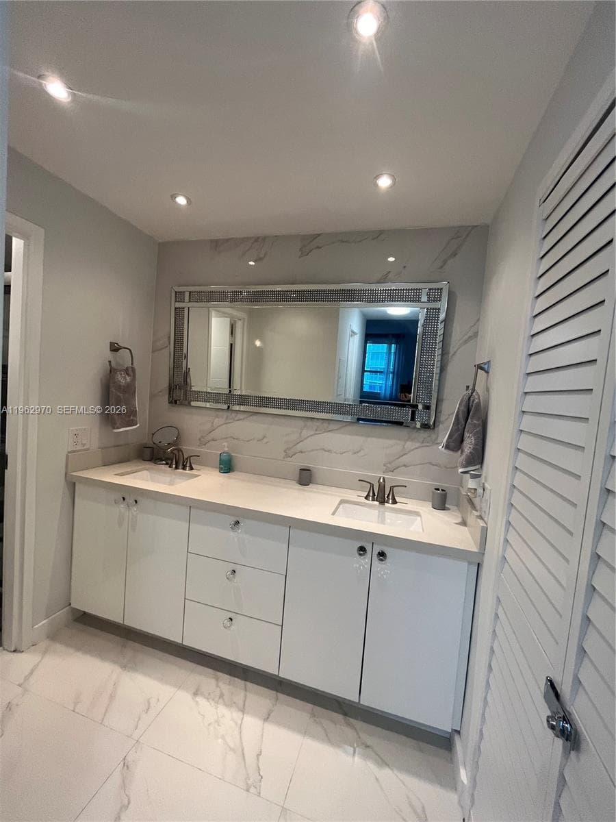 ALEXANDER TOWERS CONDO · #1510 in Hollywood - Photo 16