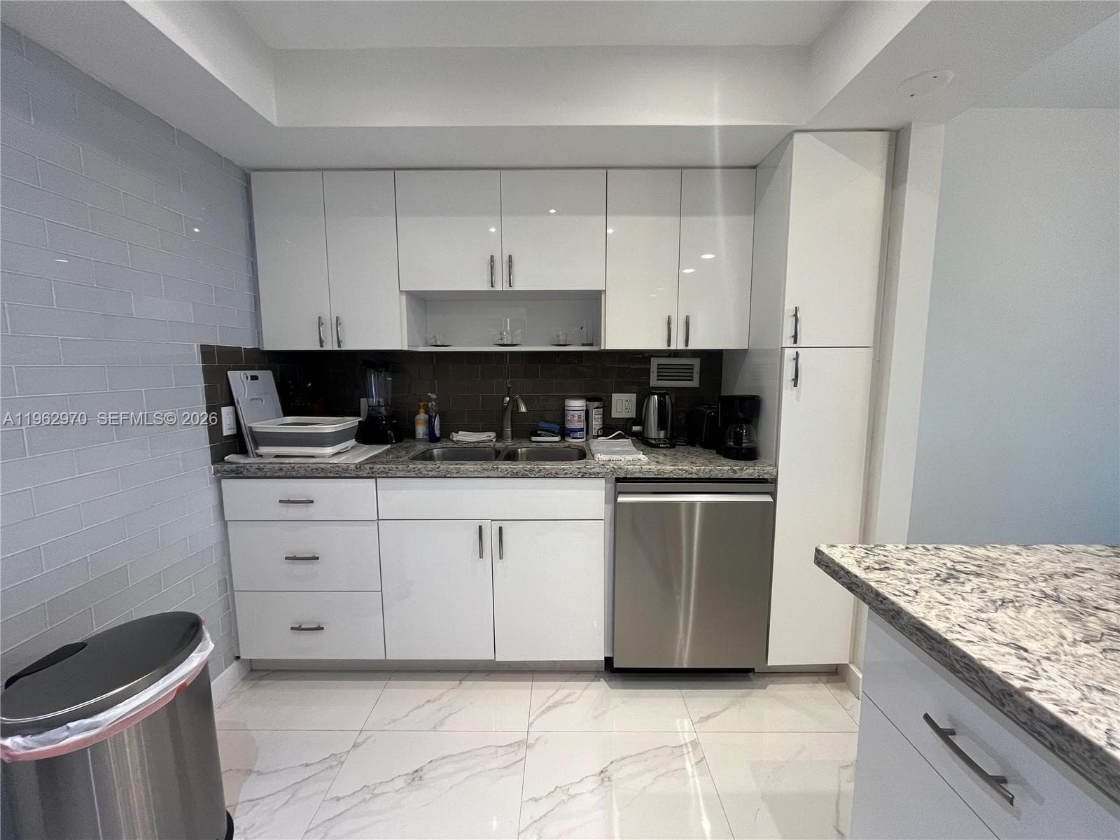 ALEXANDER TOWERS CONDO · #1510 in Hollywood - Photo 3