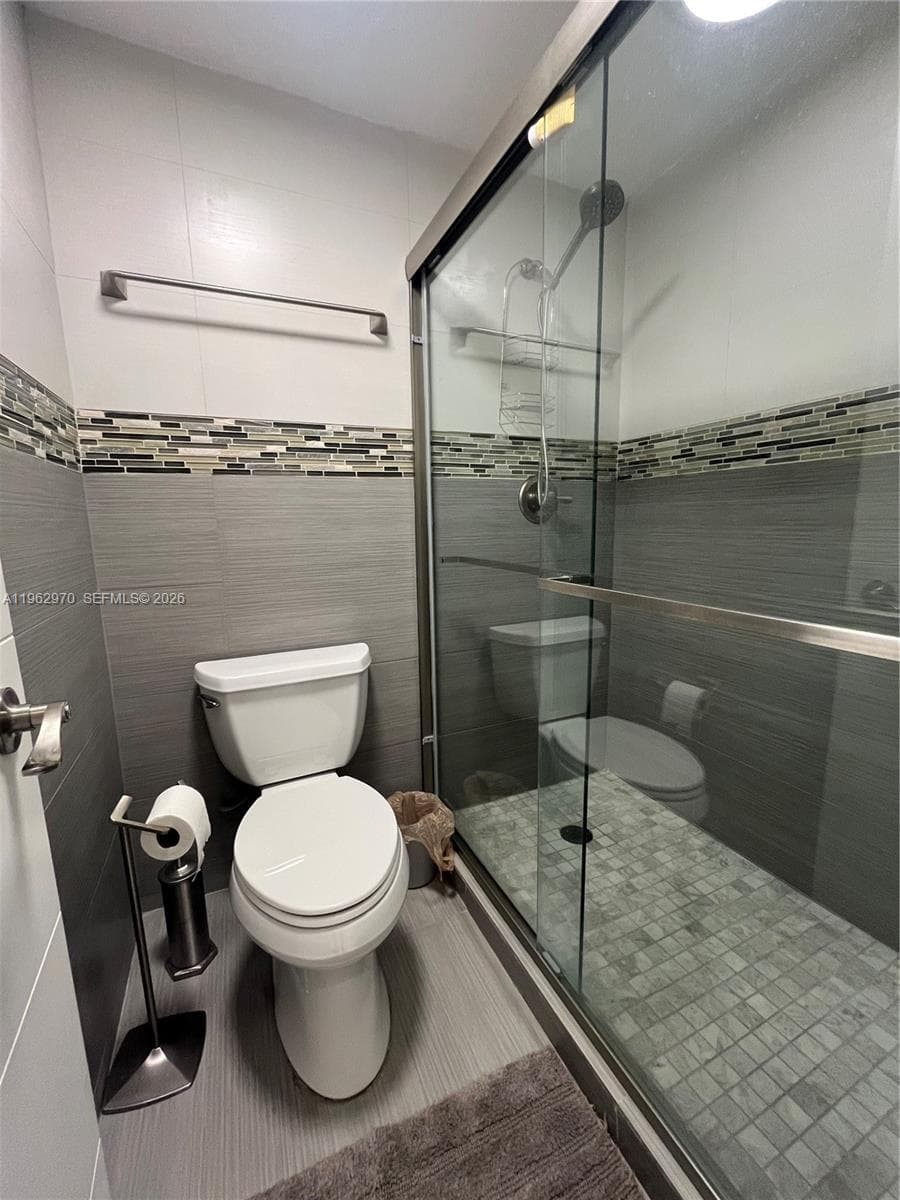 ALEXANDER TOWERS CONDO · #1510 in Hollywood - Photo 18